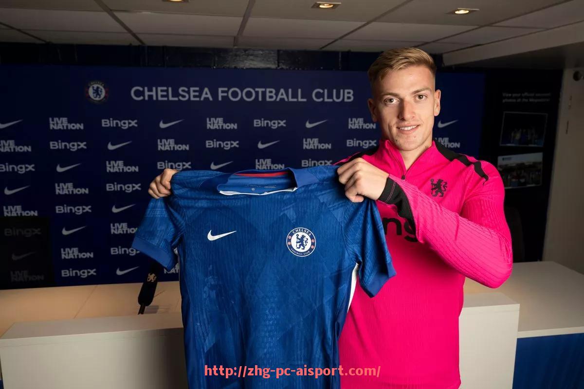 爱体育-法甲业余球员清洁工故事回顾