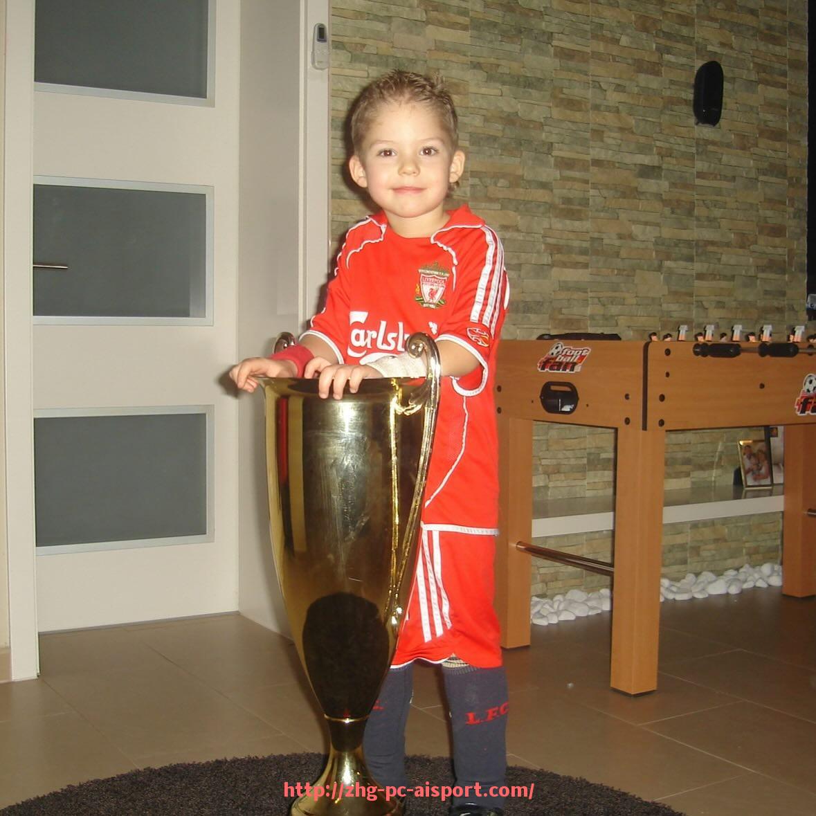 爱体育-英超球队恩怨:英超联赛球队间的恩怨与历史争执